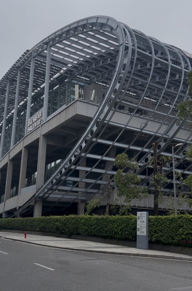 Canton Fair Complex Guangzhou, curved roof steel structure and facade support