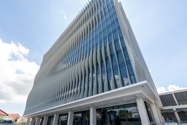 Damosa Diamond Tower in Davao, completed wavy facade and glass curtain wall
